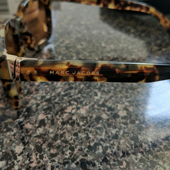Marc Jacobs Sunglasses - Picture 2 of 6